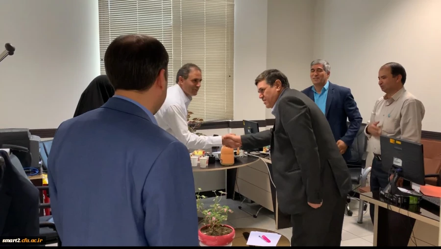 بازدید دکتر خنیفر از فرایند داوری آثار سومین جشنواره یادگیری الکترونیکی دانشگاه فرهنگیان
 2